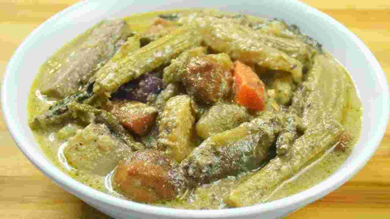 बंगाल का पारंपरिक स्वाद अब आपके घर पर बनाएं हेल्दी और टेस्टी बंगाली शुक्तो! 1 Bengali Shukto2