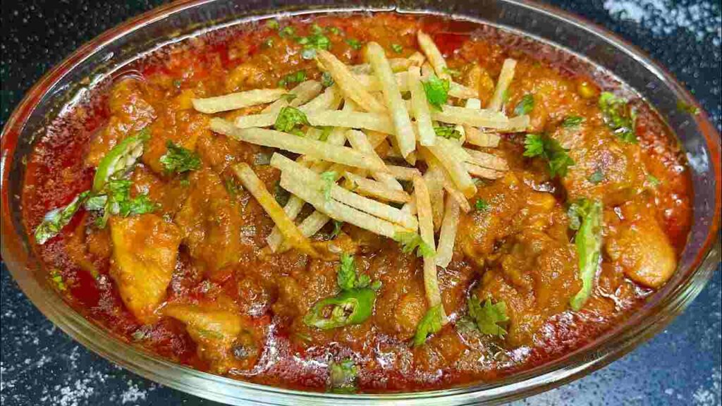 Bohri Chicken Salli: मसालेदार चिकन और कुरकुरी सैली का शाही कॉम्बिनेशन – घर पर बनाएं बोहरी अंदाज़ में! 1 Bohri Chicken Salli2