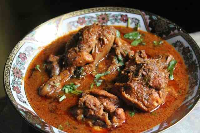 अब घर पर बनाएं तीखे मसालों से भरपूर Chicken Kolhapuri महाराष्ट्र का असली स्वाद! 2 Chicken Kolhapuri