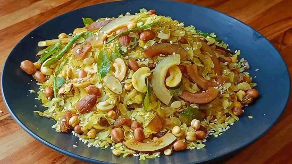 Diwali Special Snacks घर पर बनाएं 7 कुरकुरे नमकीन जो सबको पसंद आएँगे 3 Diwali Special Snacks