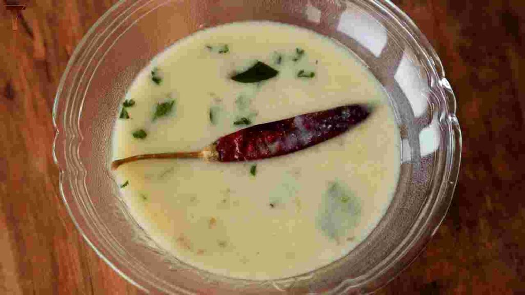 गुजराती थाली की शान – हल्की और हेल्दी Gujarati Kadhi ट्राय करें! 1 Gujarati Kadhi2
