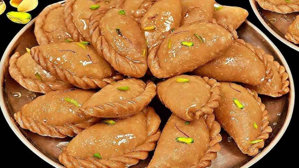 diwali-par-banayein-ye-7-paramparik-mithaiyan