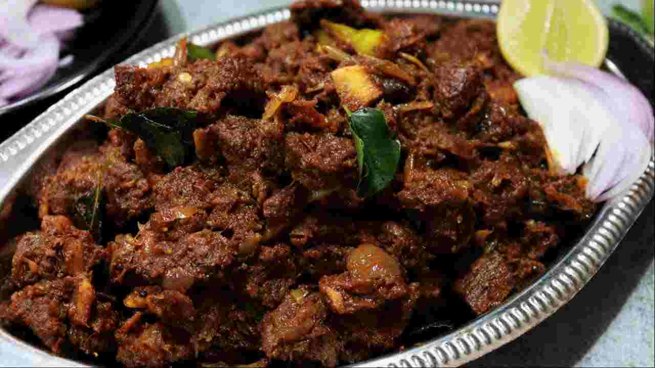 मसालों की ज़बरदस्त खुशबू के साथ बनाएं Authentic Kerala Beef Fry – बेहद आसान तरीका 1 Kerala Beef Fry2