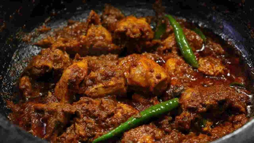Kerala के Malabar तट का असली स्वाद – बनाएं मसालेदार और सुगंधित Malabar Chicken Peralan! 1 Malabar Chicken Peralan