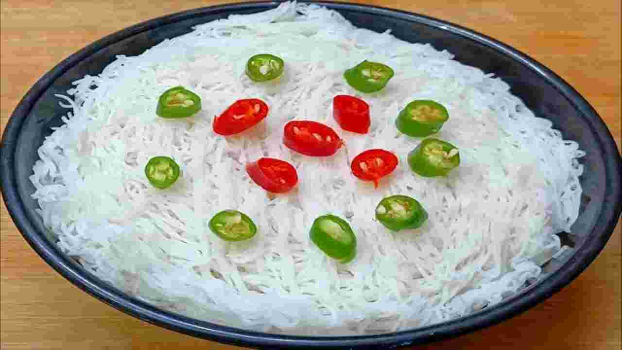 साउथ इंडियन ट्विस्ट के साथ चटपटा स्वाद – घर पर बनाएं Masala Idiyappam! 1 Masala Idiyappam1