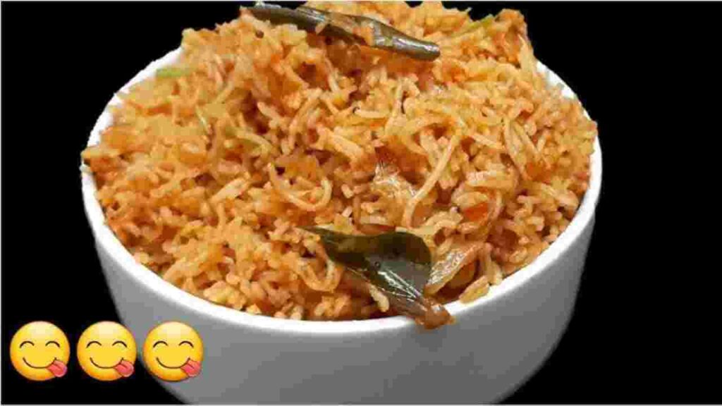 साउथ इंडियन ट्विस्ट के साथ चटपटा स्वाद – घर पर बनाएं Masala Idiyappam! 1 Masala Idiyappam2