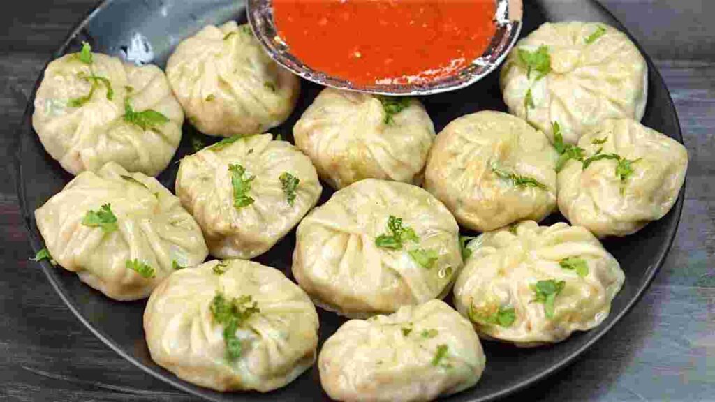 सॉफ्ट और जूसी स्ट्रीट स्टाइल Veg Steamed Momos – घर पर बनाएं आसानी से! 1 Veg Steamed Momos2