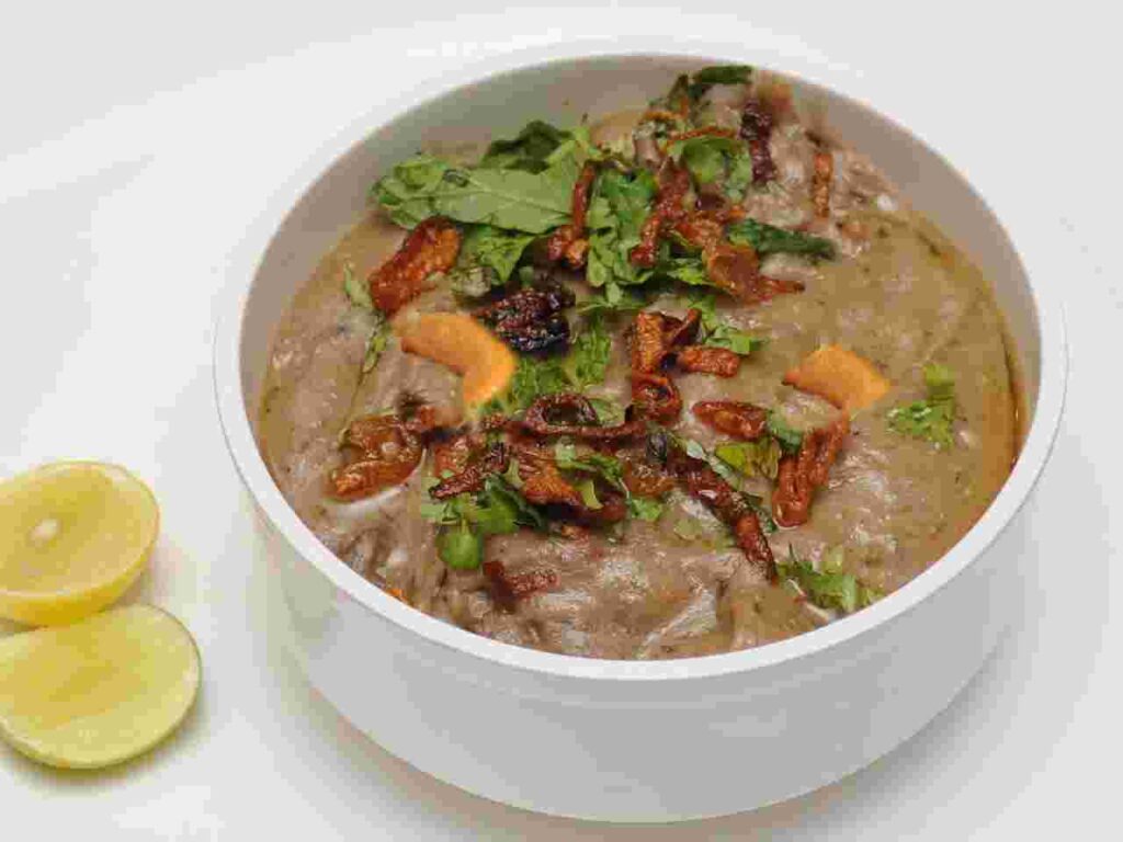 Haleem को गाढ़ा और स्वादिष्ट बनाने के 7 सीक्रेट टिप्स 2 haleem ko gadha aur swadisht banane ke 7 secret tips2